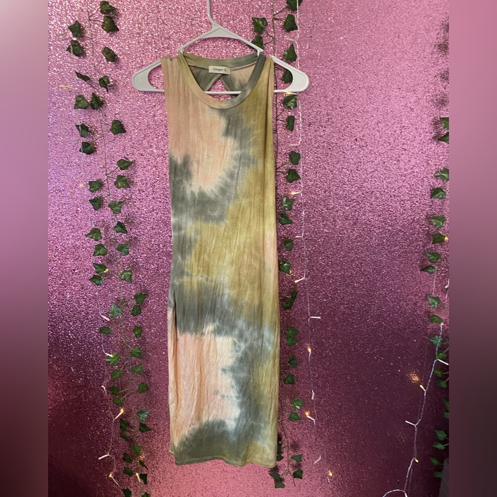 Olive Ole Multi Colored Medium Maxi Dress